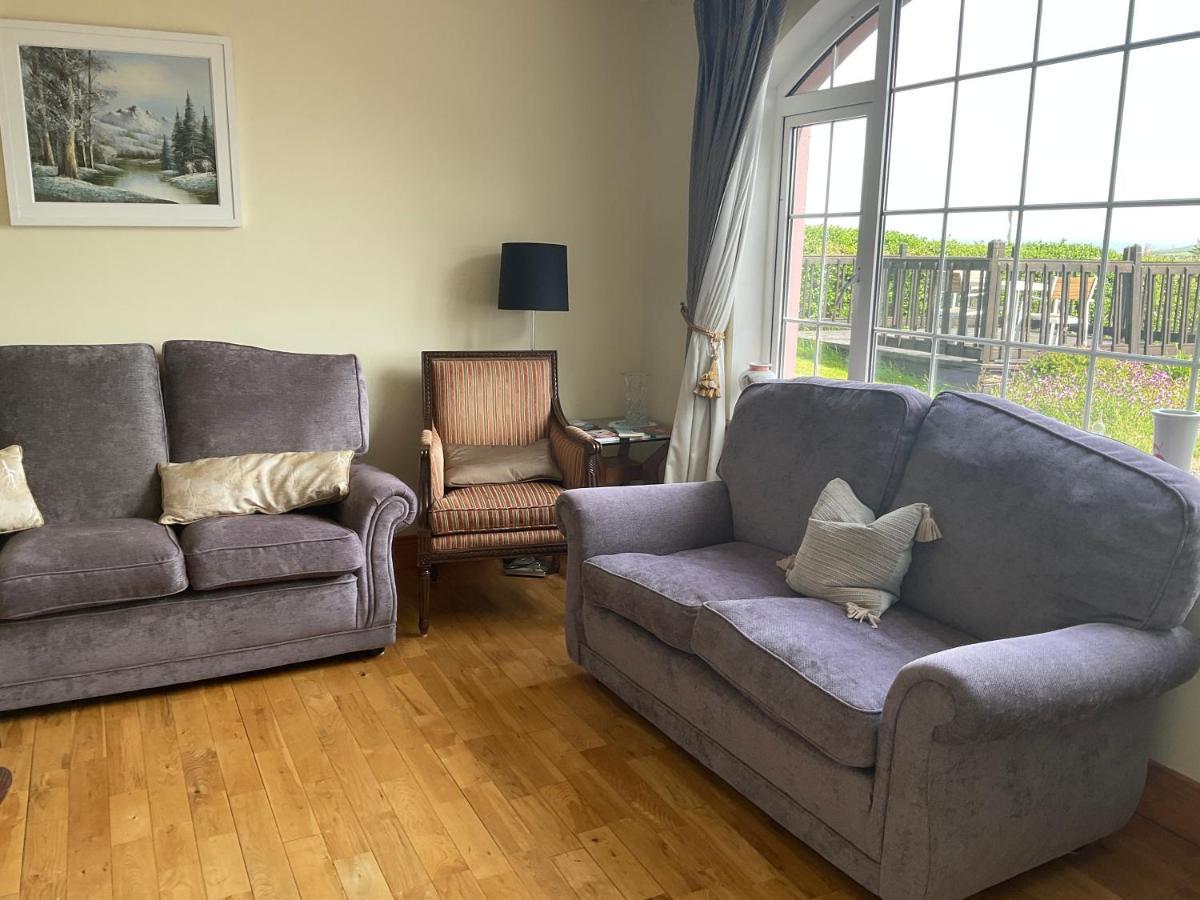 Brownes Bed & Breakfast Emlagh East Exterior photo