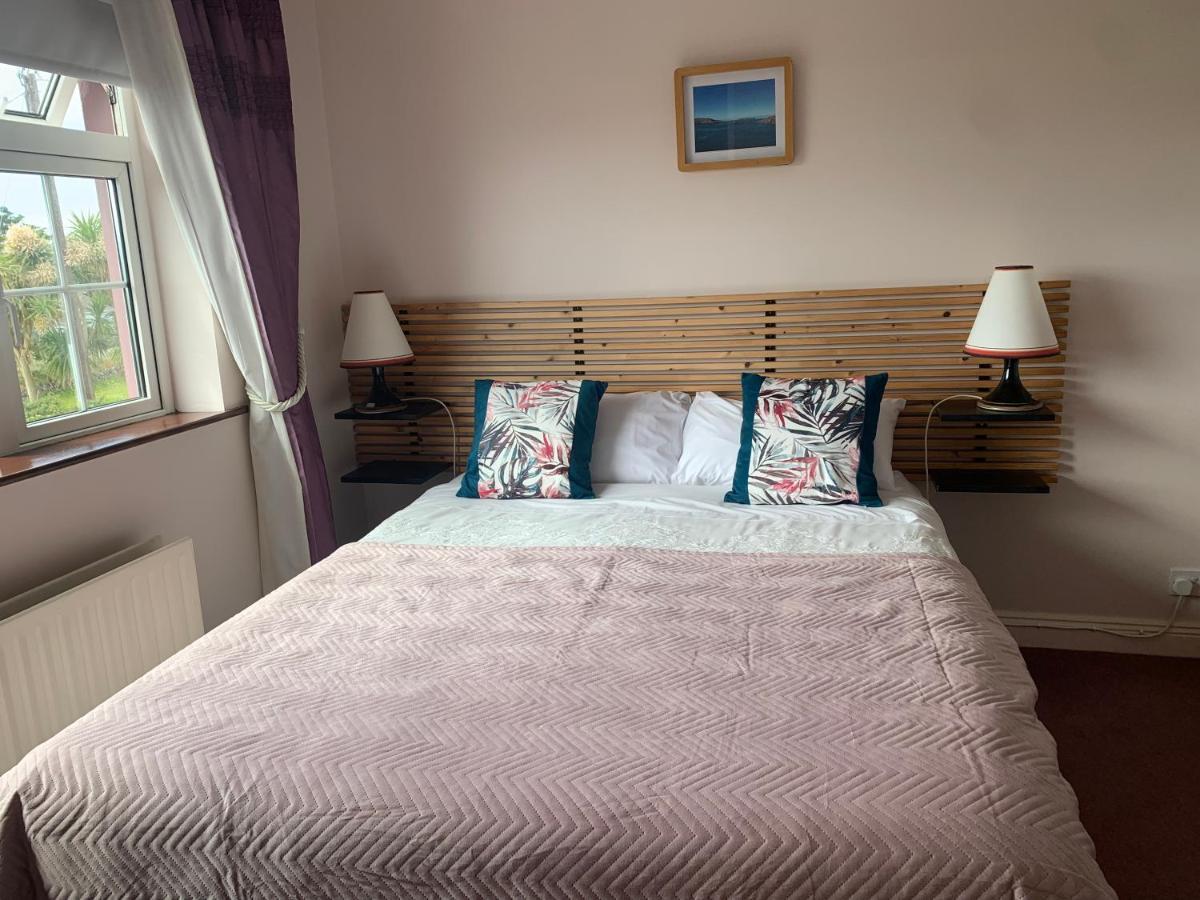 Brownes Bed & Breakfast Emlagh East Exterior photo